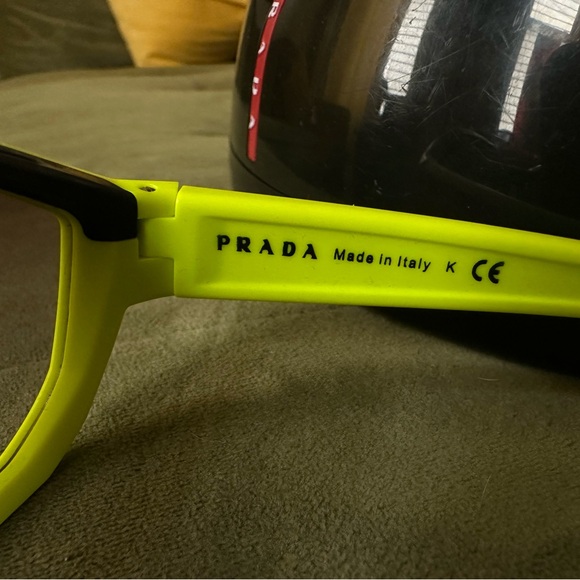 🛍️😎PRADA Sport Sunglasses 😎🛍️ - Picture 3 of 8
